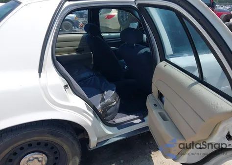 2000 Ford Crown Victoria Police Interceptor из США, поврежденный, VIN 2FAFP71W9YX208897